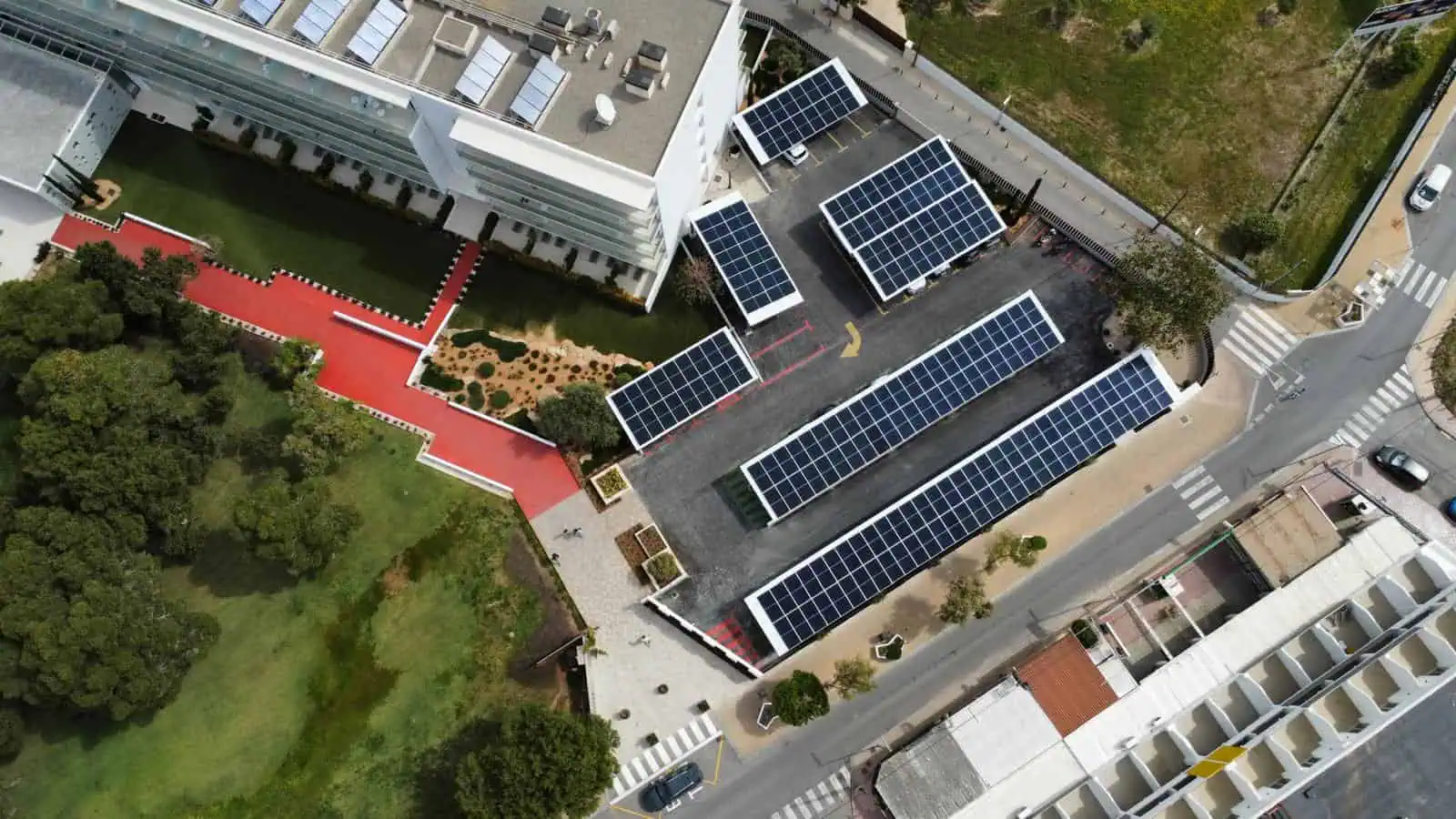 Hotel con energia solar