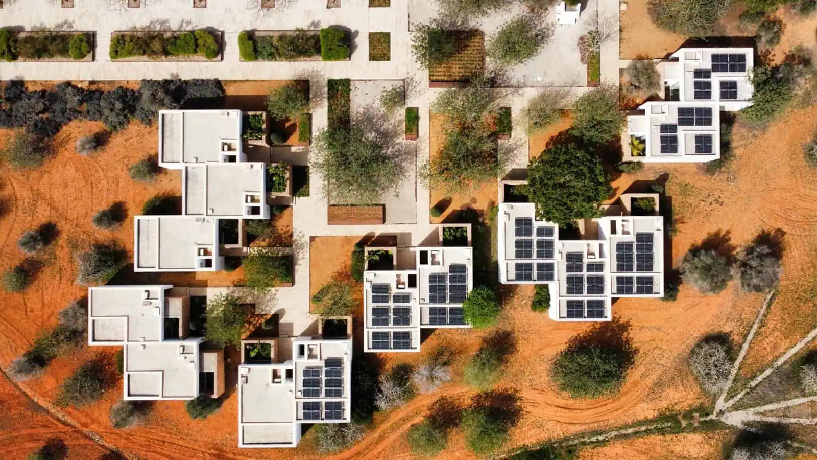 Edificio con paneles solares